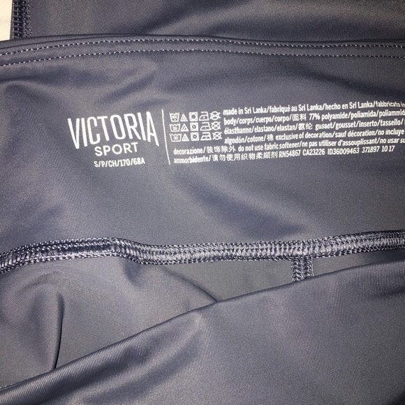 Victoria Sport small zippered yoga/gym leggings - Picture 4 of 5
